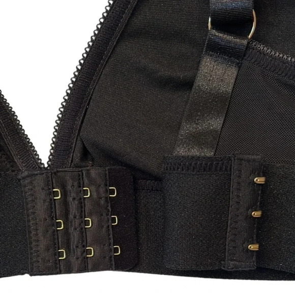 Daisy Fuentes Mesh Bralette Lace Overlay Black Medium NWT - Picture 8 of 14